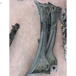 Fiat egea ön cam ızgarası