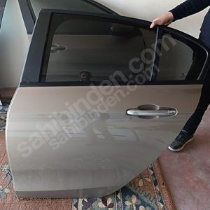 Fiat egea sol arka kapı