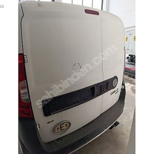 Fiat Doblo 2015'ten çıkma bagaj kapağı çift açılır